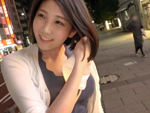 【巨乳】上品な働くお姉さんをナンパ！服を脱ぐと露わになる巨乳おっぱいにチンコビンビンで大興奮！
