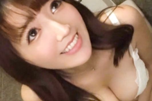 【巨乳美女をオナホ調教】 爆乳を揺らし、快感に溺れる美女！ 容赦ないピストンでオナホ扱いされ、絶頂する姿は必見！