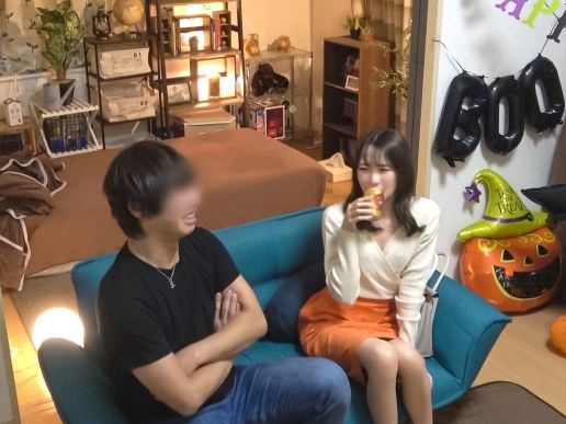 【街角ナンパ】色白スレンダーなウブっ娘を口説き落とし、隠しカメラで盗撮！ゴム無しでハメまくる一部始終を激撮！無防備なマ○コに生チ○ポをブチ込み、感じまくる美少女の喘ぎ声がエグい！！♡