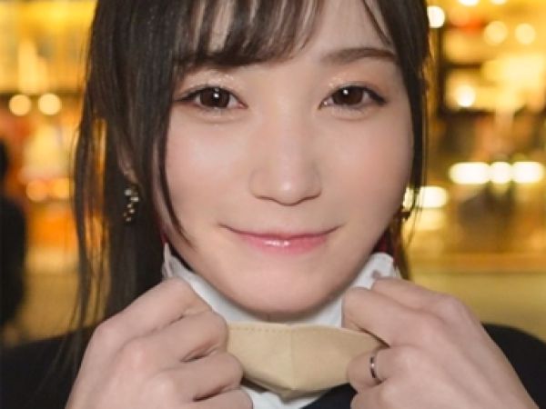 【人妻の危険な野外プレイ】「外でしちゃうなんて…でも我慢できない♥」発情した淫乱奥様が野外でフェラチオ！我慢できずにホテルへ移動し、イチャラブ生ハメ不倫セックスで乱れまくる！旦那には絶対見せられない、本気の喘ぎ声が響く！♡