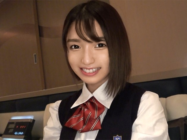 【制服美少女の過激くぱぁ】おまんこもアナルも丸見えな大胆ポーズ！ヌルヌルまんこがチンポを飲み込み、激しくピストンされてアヘ顔披露！制服姿でエロすぎる体勢と敏感な反応がたまらない！