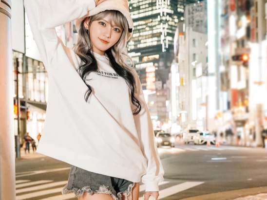 【エロギャルと激熱セックス】バチクソ可愛いギャルと濃厚プレイ！パイパン無毛マンコを激しく突きまくって、ズボズボピストンで感じさせまくり！ギャルのエロさ全開のヤバい夜！♡