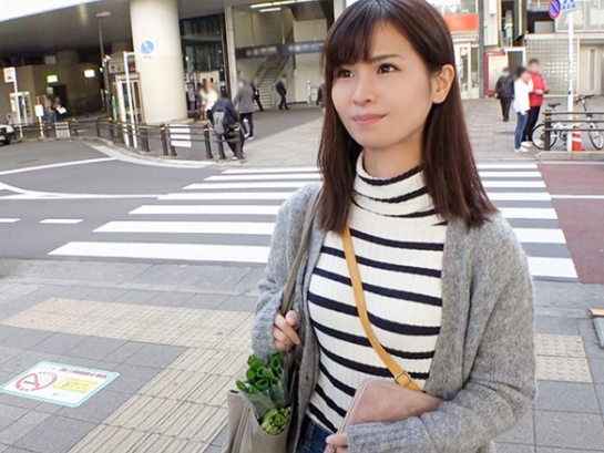 【欲求不満人妻ナンパ】『久しぶりに感じちゃった…』パイパン奥様が他人棒にメロメロ！性の不満を爆発させ、夫以外の男に激しく突かれまくる人妻の淫乱セックス！♡ 禁断の快楽に溺れる人妻の乱れっぷりがヤバい！