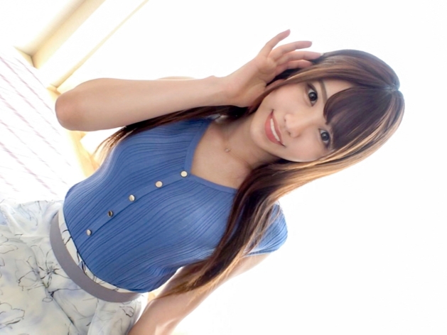 【美乳スレンダー美女】エロさ全開の淫乱娘が男根に乱れ狂う！細身ボディに美乳が眩しい彼女が、ビンビンのチ●ポで激しく突かれ、感じまくる姿は超エロい！美人なのにエッチなギャップにドハマり必至！