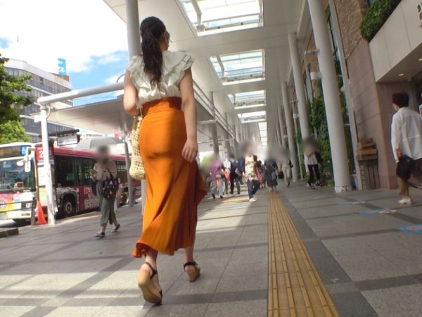【高身長スレンダー美女】173cmの美脚お姉さんをナンパ！久々のセックスに濡れまくるオマンコを激しく手マンされ、大量の愛液を垂れ流し！極太チンポで激ピストンされ、悶絶イキする姿は必見！♡