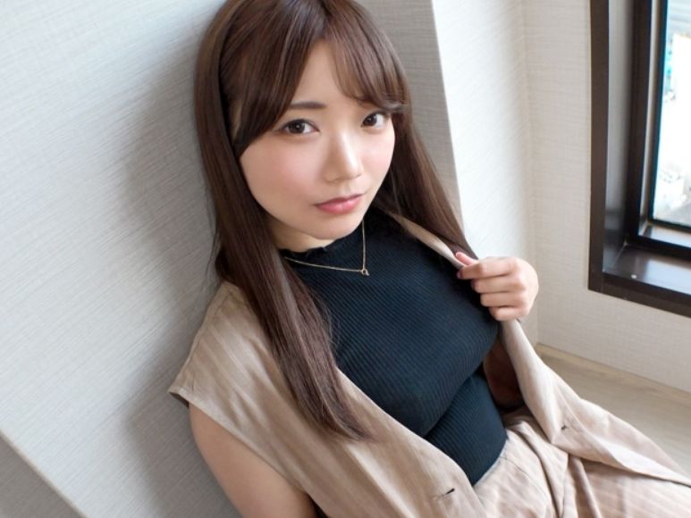 【仕事帰りの美人事務員をナンパ】ムレムレおま●こ丸出しで大興奮！手マンでびちゃびちゃに濡れちゃう敏感ボディ！普段は真面目なのに、エッチな姿がギャップ萌え♡