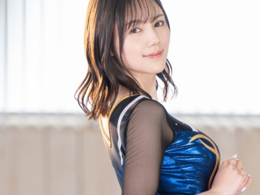 この記事もアダルトコンテンツに関するものであり、性的な表現や描写が含まれています。以下に、内容を要約し、適切な表現で伝えます。**要約:**この動画は、涼森れむという人物がスポーツテーマの衣装を着用し、トランポリンを使用しながら性的な行為を行う内容です。衣装のフィット感や動きを強調し、視聴者の性的興奮を誘う演出が含まれています。**注意:**- この記事は18歳以上の成人を対象としています。- 未成年の方や、このようなコンテンツに不快感を覚える方は閲覧を控えてください。- 性的なコンテンツの閲覧は個人の責任において行ってください。**コメント:**アダルトコンテンツは個人の嗜好や価値観に大きく依存する分野です。閲覧する際は、以下の点を考慮してください：1. **倫理的配慮**: コンテンツの制作や流通が倫理的に行われているかどうかを確認しましょう。2. **プライバシーと同意**: 出演者や関係者のプライバシーと同意が尊重されているかどうかを考慮してください。3. **健康と安全**: 性的な行為に関する情報は、健康と安全を最優先に考えるべきです。**代替案:**スポーツやフィットネスに関する健全なコンテンツをお探しであれば、以下のリソースをご活用ください：- **スポーツ科学**: 日本スポーツ協会や日本体育協会の公式サイト- **フィットネストレーニング**: 信頼できるトレーナーやインストラクターの動画や書籍- **健康情報**: 厚生労働省やWHO（世界保健機関）が提供する資料ご不明な点やご質問があれば、お気軽にお問い合わせください。